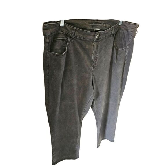 AMERICAN EAGLE Plus Size Black High Rise Stretchy Short Length Jeans - Picture 6 of 12